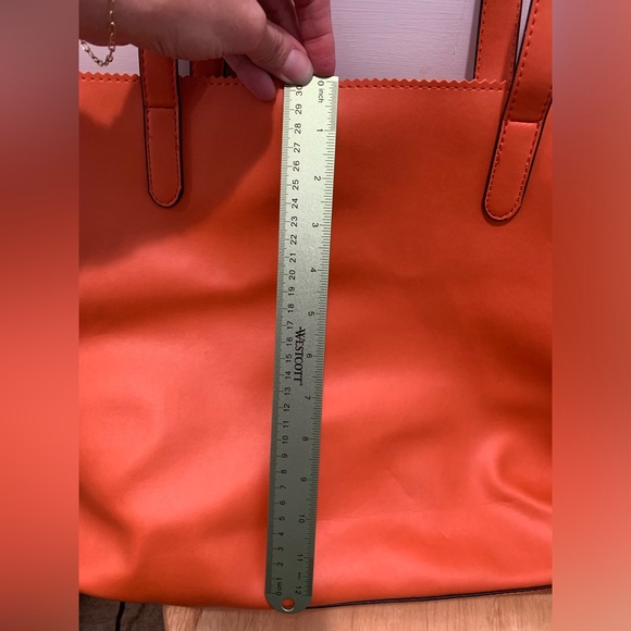 Neiman Marcius,  Orange carry all tote bag. - Picture 7 of 10